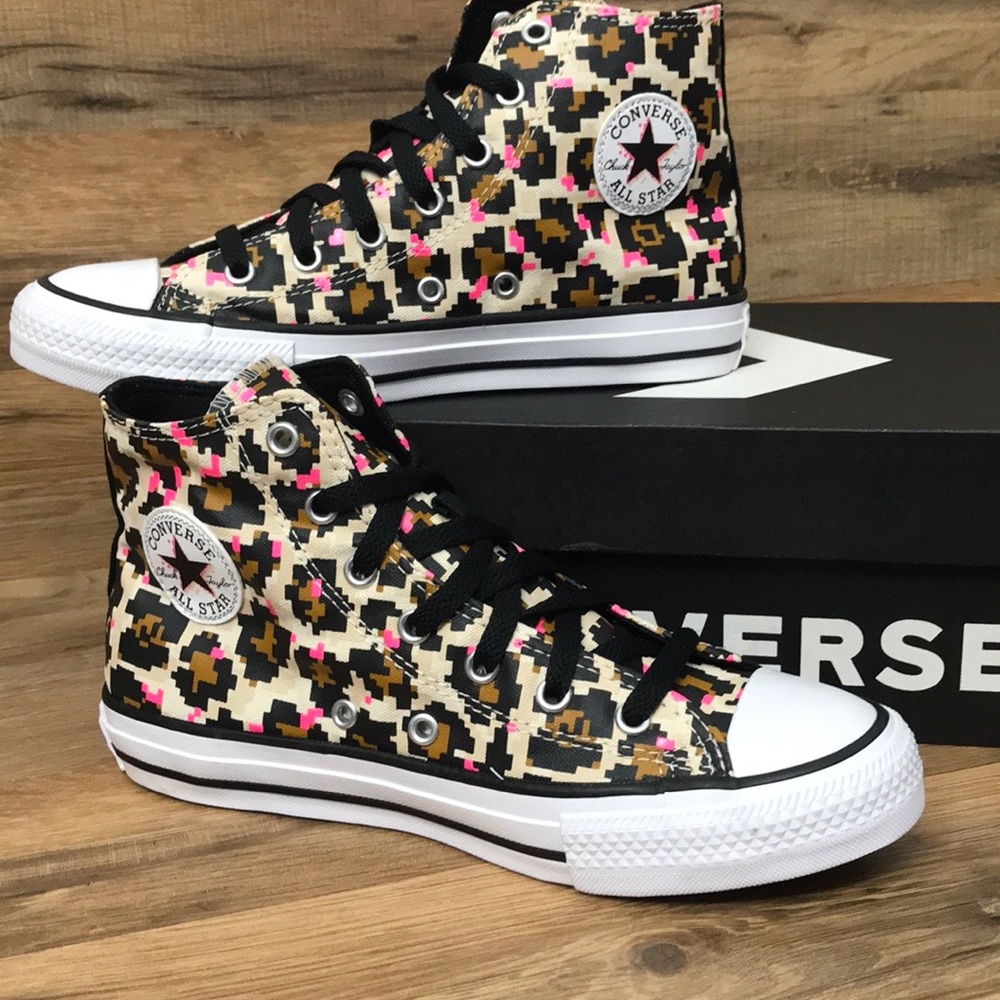 CONVERSE CTAS HIGH TOP BRAND NEW - Picture 2 of 16